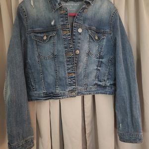 Light wash cropped jean jacket